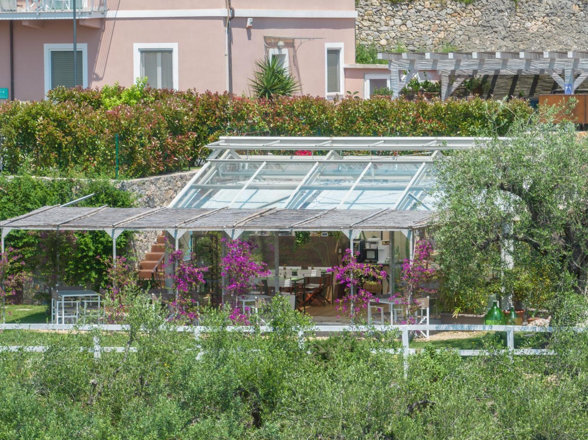 Agriturismo Terre Degli Angeli ปิเอตราลิกูเร ภายนอก รูปภาพ